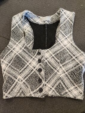 URBAN OUTFITTERS Black & White Plaid Fitted Button-Up Cropped Vest